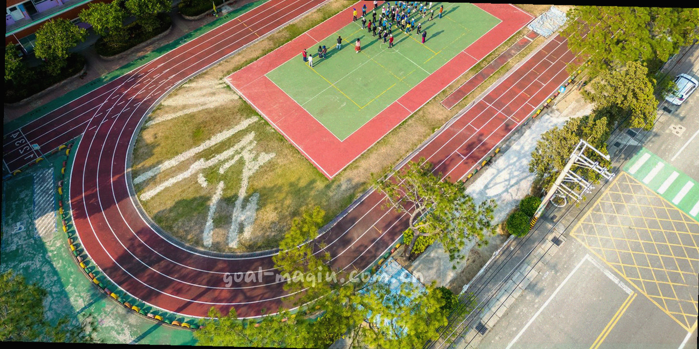 城市楼宇与环形路网的抽象剪影，作为属地章节的背景氛围图